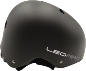 קסדת פעלולים מקצועית מבית Leo Pro - מידה XS - צבע שחור