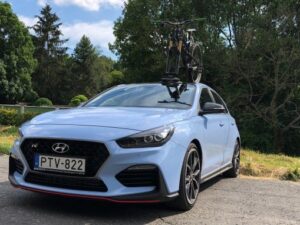 קסדת פעלולים מקצועית מבית Leo Pro - מידה M - צבע מנטה